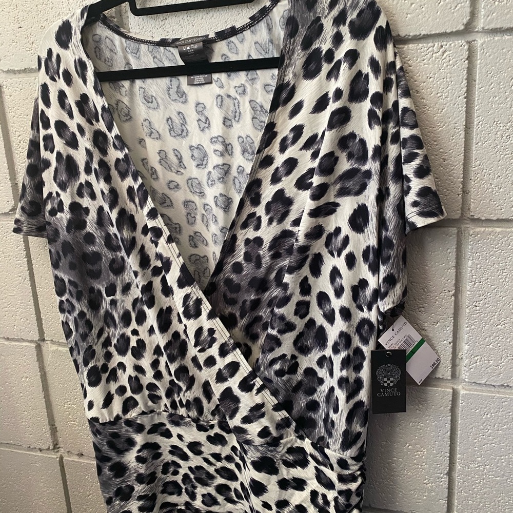 Beautiful blouse . Perfect for any occasion.